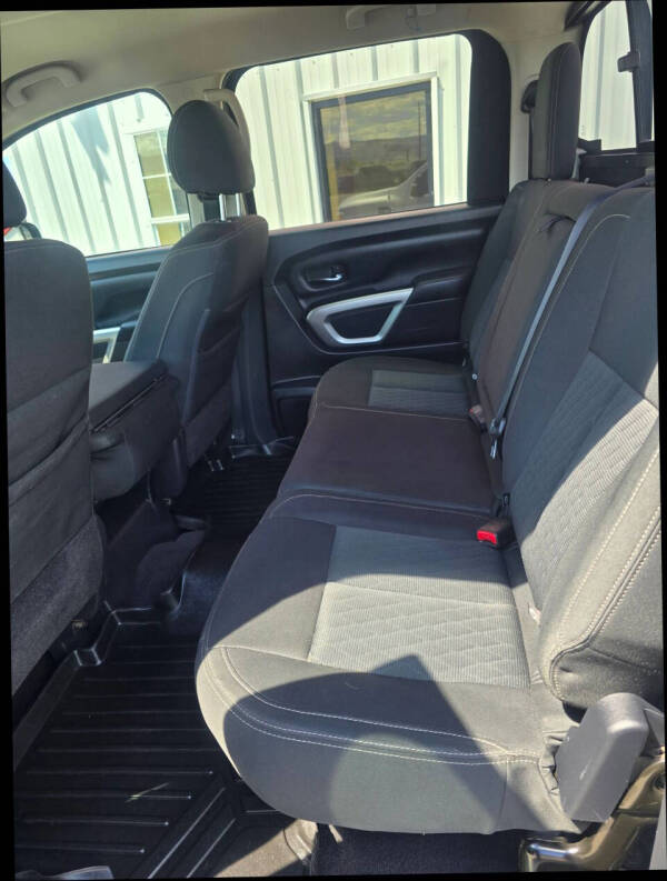 2017 Nissan Titan