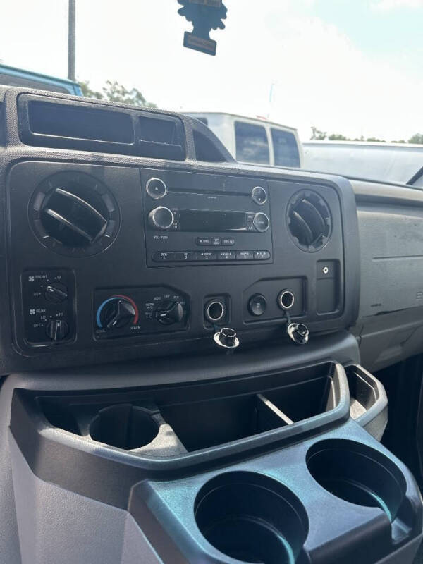 2013 Ford E-Series E-350 SD XL