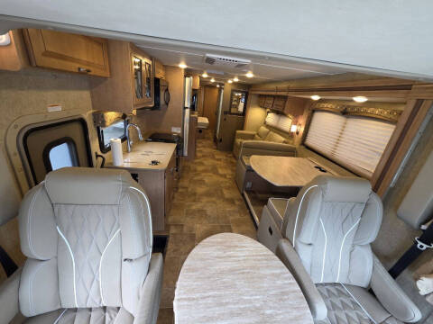 2016 Thor Motor Coach Hurricane