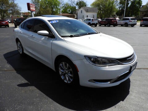 2015 Chrysler 200 for sale at Grant Park Auto Sales in Rockford IL