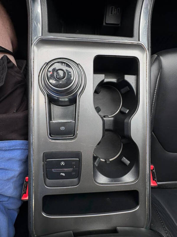 2024 Ford Edge Titanium