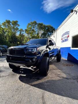 2009 Toyota Tacoma for sale at Hernandez Auto Sales in Pawtucket RI