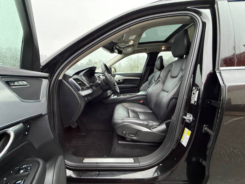 2016 Volvo XC90 T5 Momentum