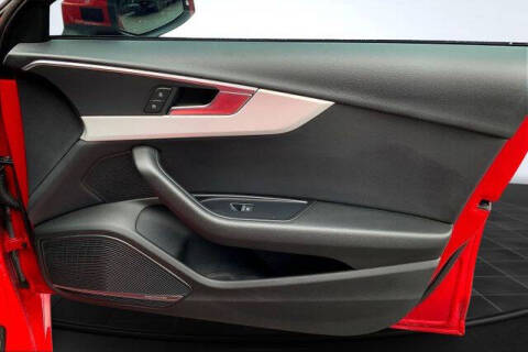 2017 Audi A4 2.0T quattro Premium Plus