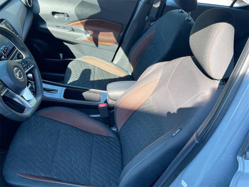 2021 Nissan Kicks SR