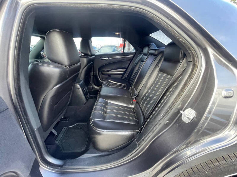 2019 Chrysler 300 S
