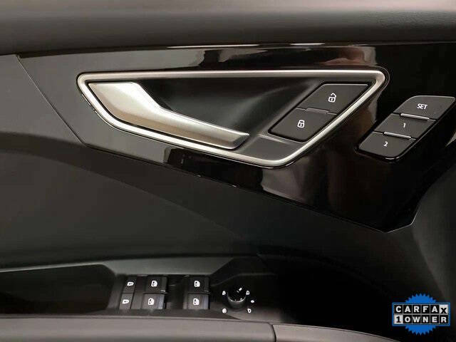 2024 Audi Q4 e-tron quattro Premium Plus 50