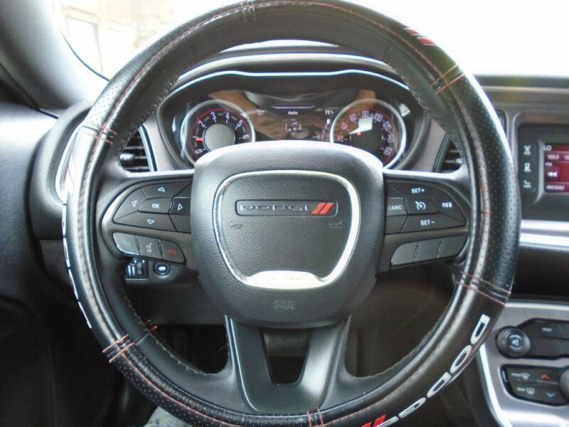 2016 Dodge Challenger SXT