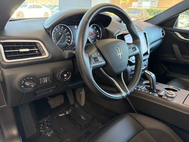 2022 Maserati Ghibli Modena