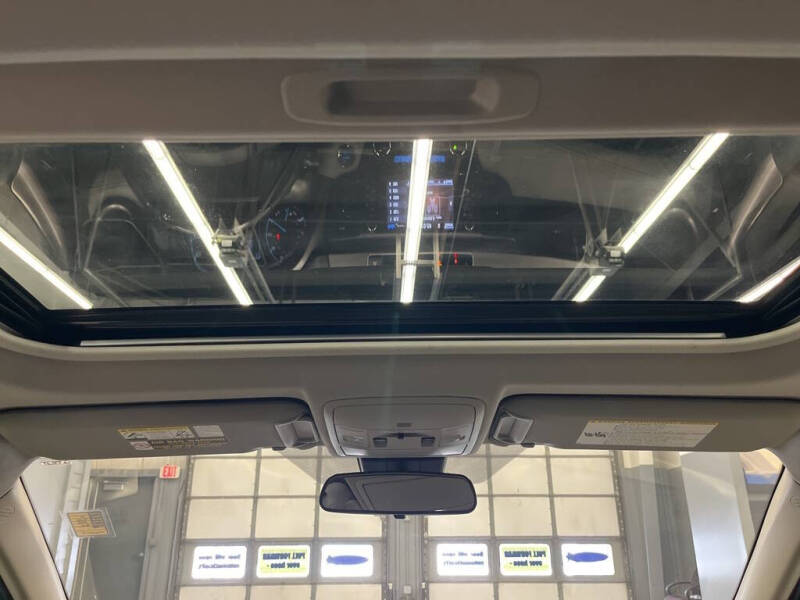 2017 Toyota RAV4 Hybrid XLE