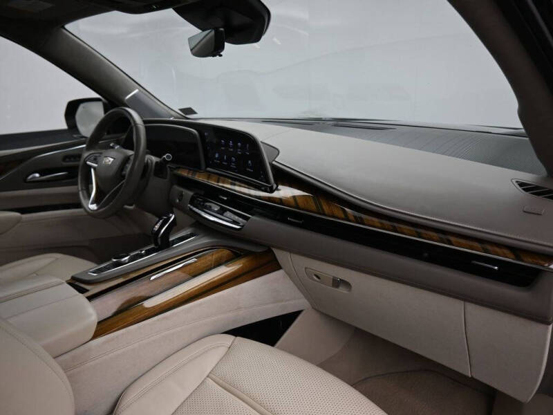 2023 Cadillac Escalade ESV Sport Platinum