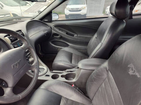 2003 Ford Mustang GT Deluxe