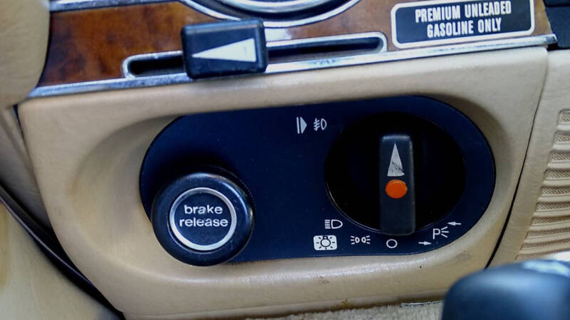 1989 Mercedes-Benz 560-Class 560 SL