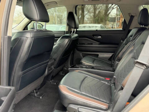 2023 Nissan Pathfinder Platinum