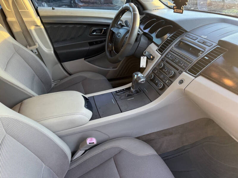 2011 Ford Taurus SEL