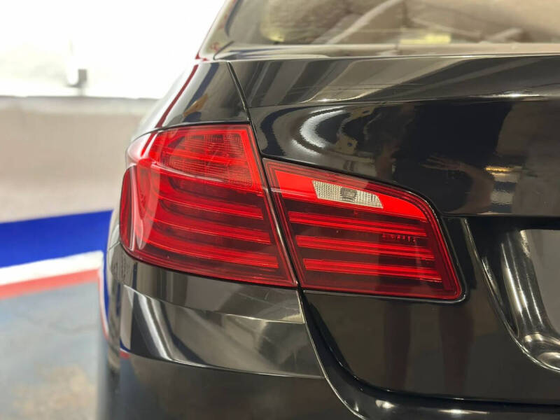 2016 BMW 5 Series 528i