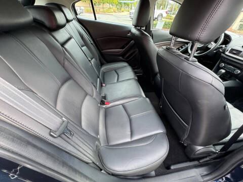 2018 Mazda MAZDA3 Touring