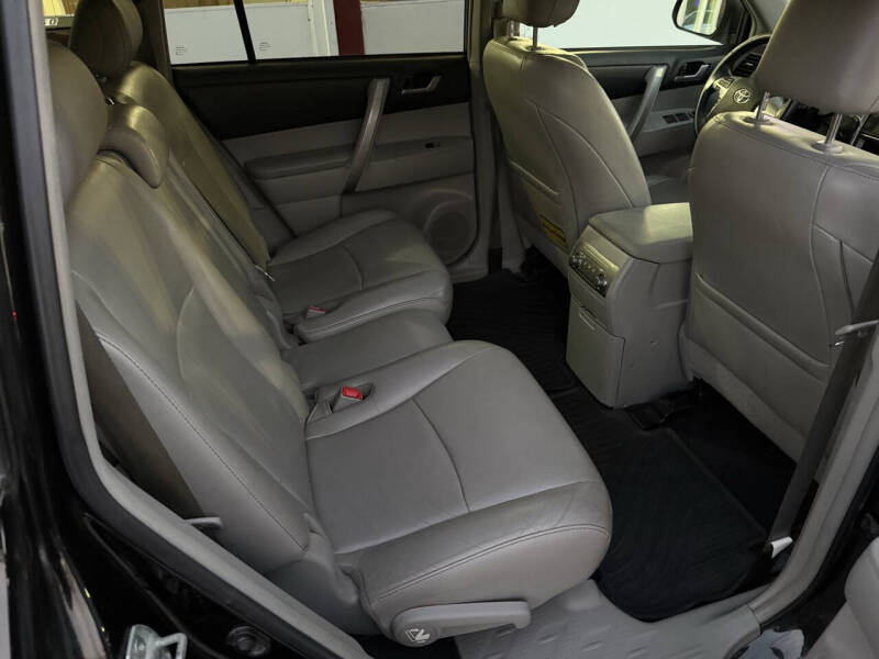 2013 Toyota Highlander SE