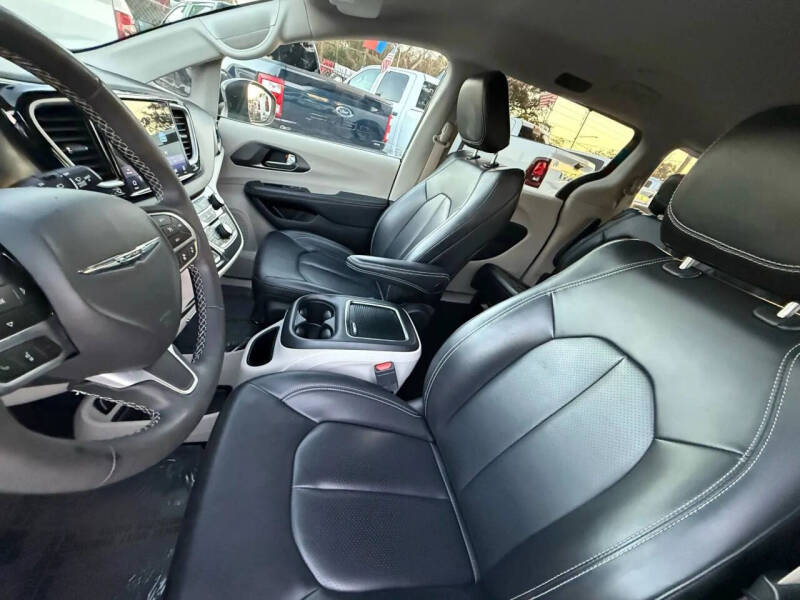 2023 Chrysler Pacifica Touring L