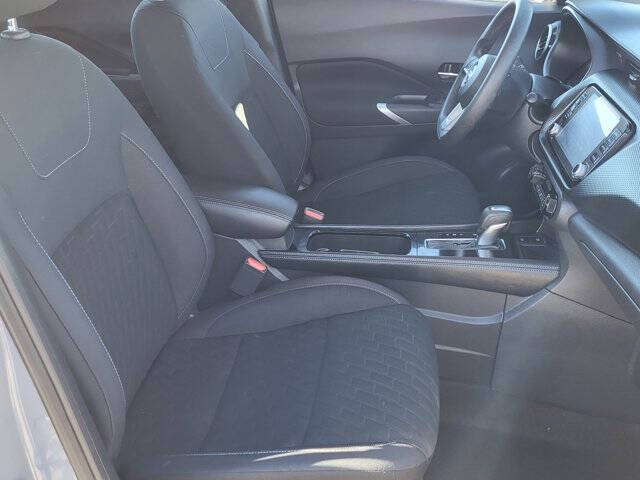 2022 Nissan Kicks SV