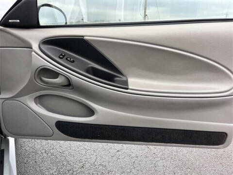 2002 Ford Mustang GT Deluxe