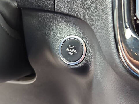 2022 Volvo XC40 T5 Momentum