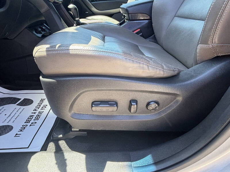 2017 Hyundai Santa Fe SE Ultimate