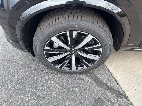 2026 Volvo XC90 B5 Core