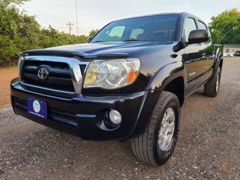 2005 Toyota Tacoma for sale at The Car Shed in Burleson TX