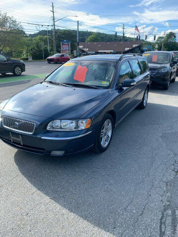 2007 Volvo V70 for sale at ALAN SCOTT AUTO REPAIR in Brattleboro VT