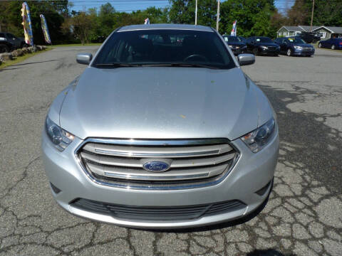 2017 Ford Taurus SEL