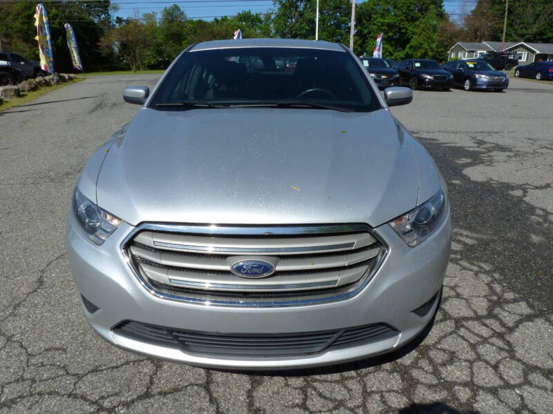 2017 Ford Taurus SEL