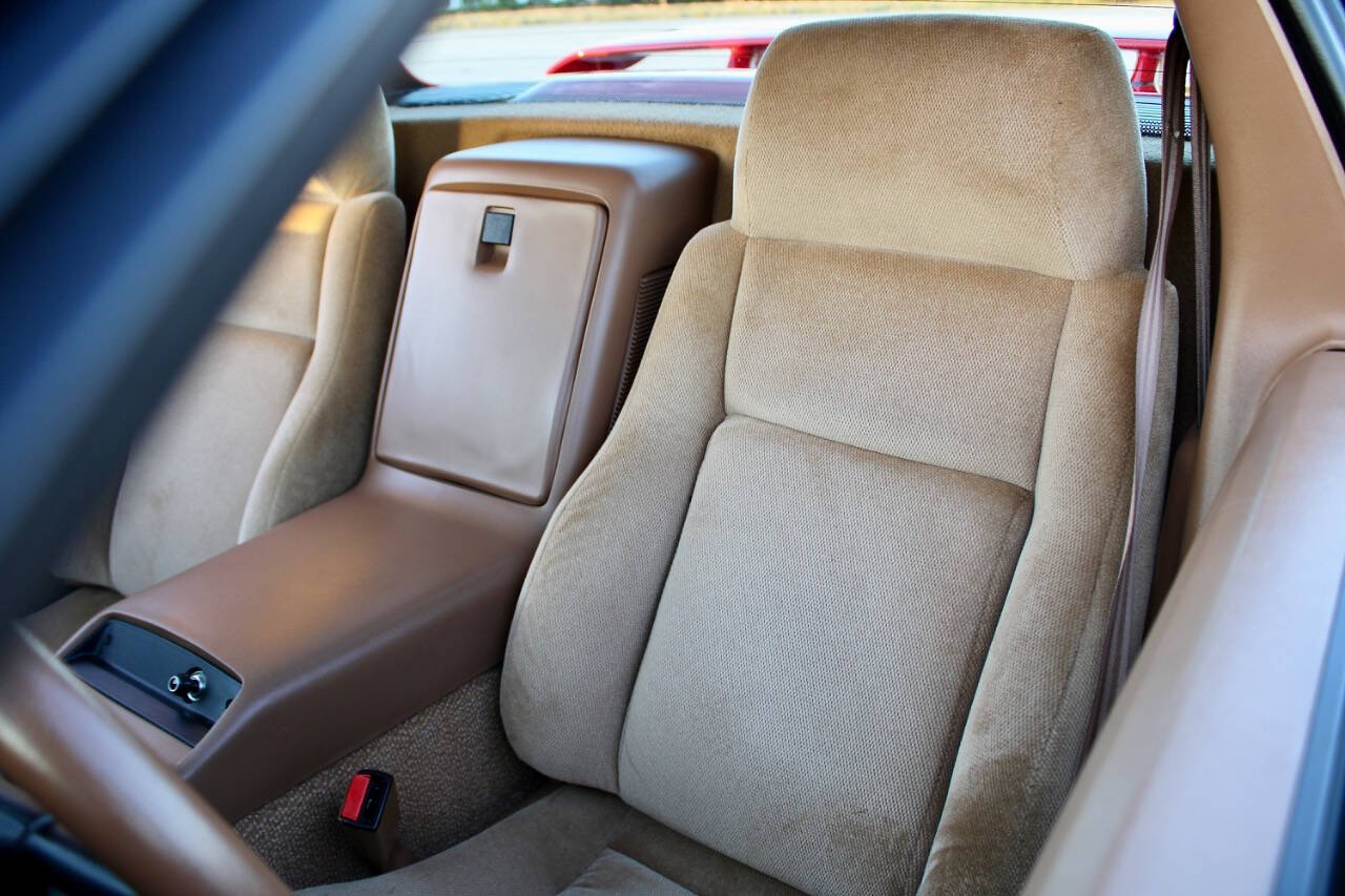 1988 Pontiac Fiero 31
