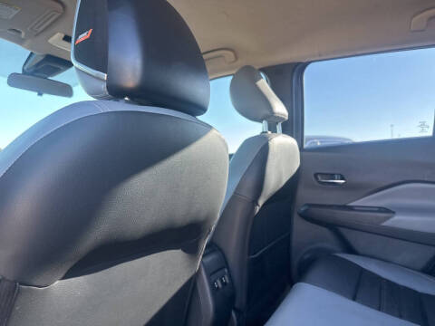 2023 Nissan Kicks SR