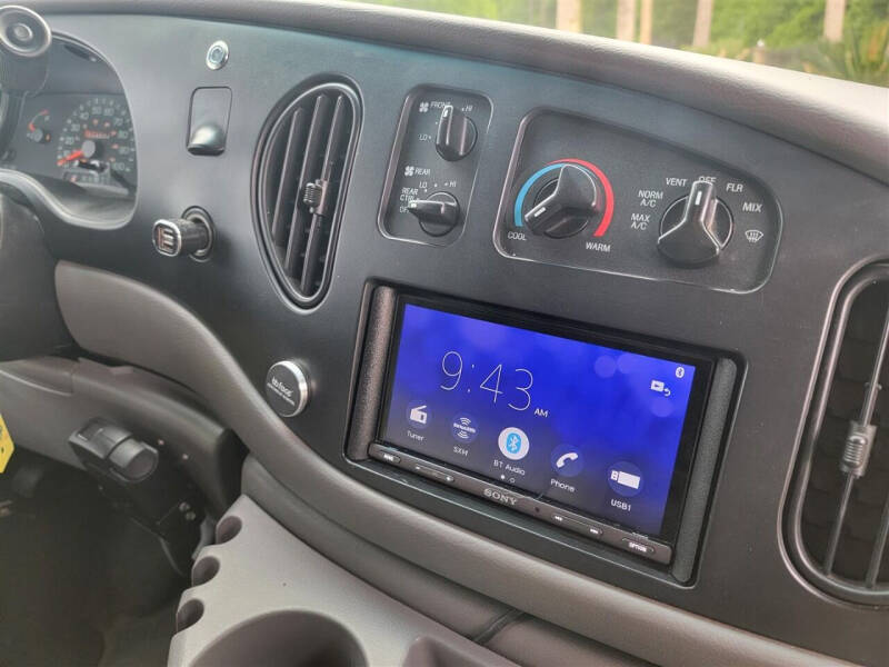 2001 Ford E-Series E-350 SD