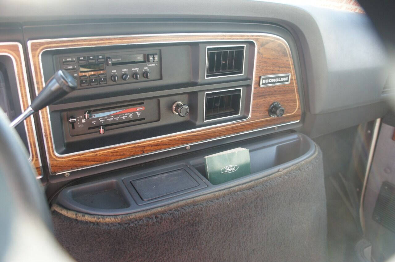 1990 Ford E-Series 7