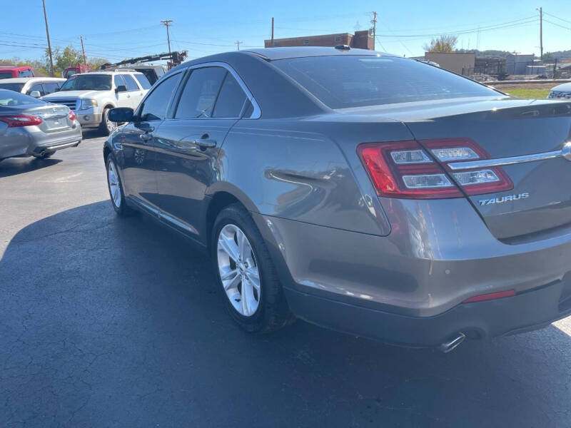 2015 Ford Taurus SEL