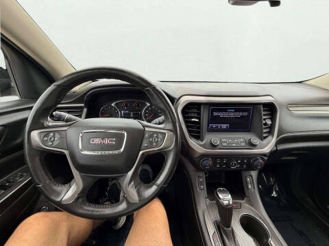 2017 GMC Acadia SLE-2