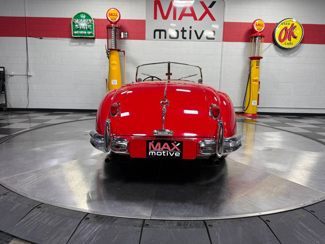 1956 Jaguar XK 140 Roadster 12