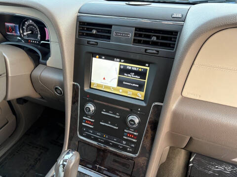 2016 Lincoln Navigator Select