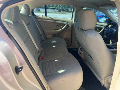 2018 Ford Taurus SE