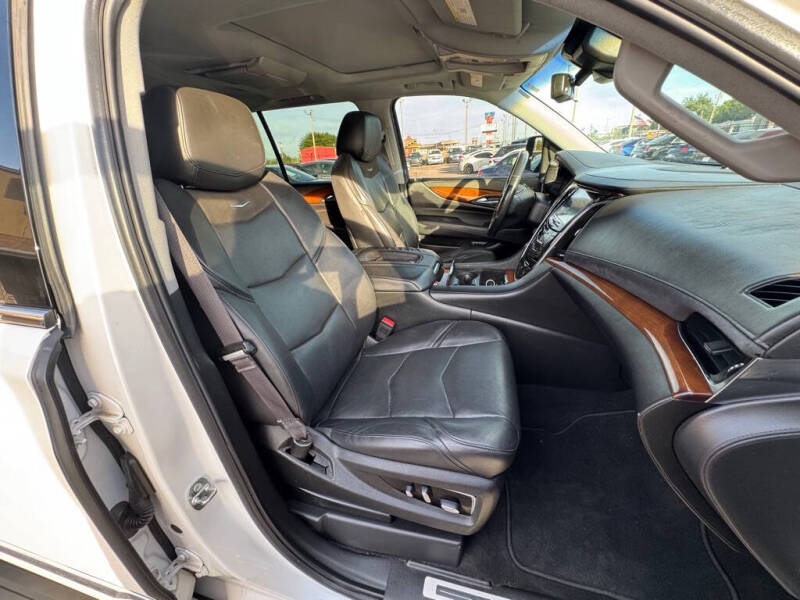 2017 Cadillac Escalade ESV Premium Luxury