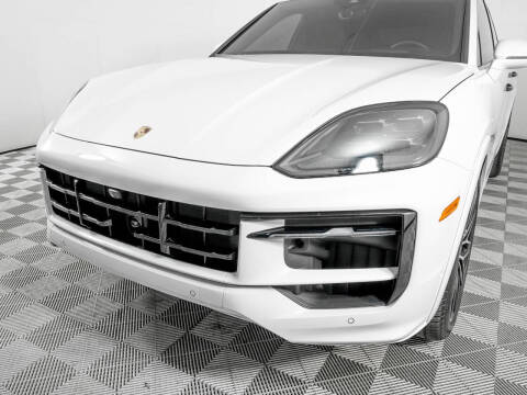 2025 Porsche Cayenne GTS Coupe