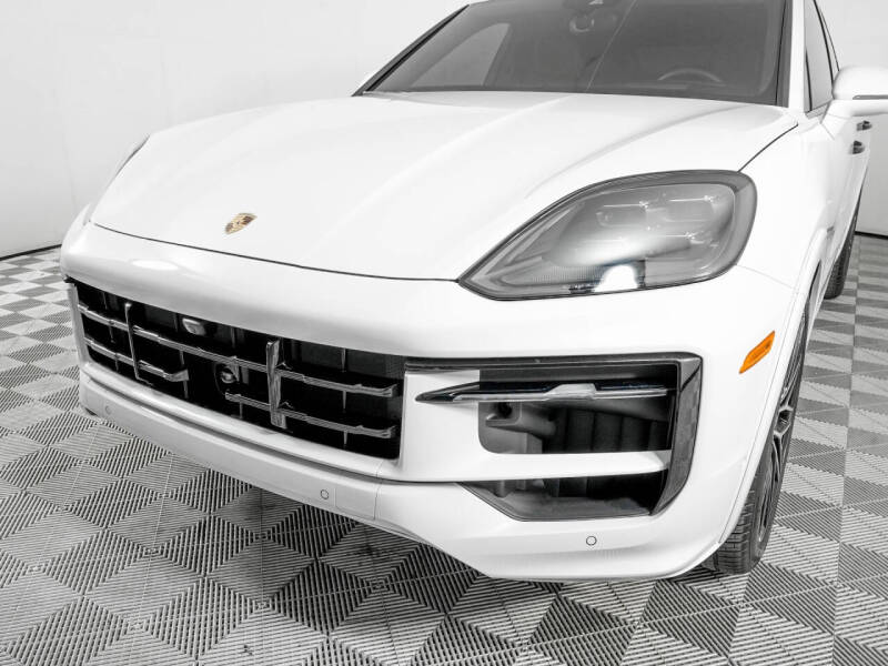 2025 Porsche Cayenne GTS Coupe