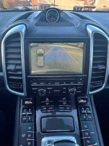2014 Porsche Cayenne GTS