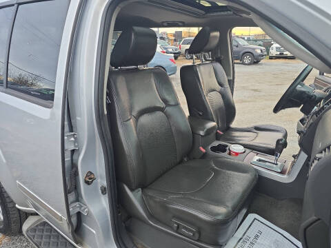 2011 Nissan Pathfinder LE