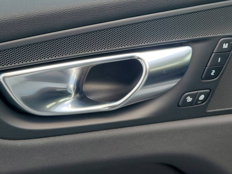 2026 Volvo XC60 B5 Core