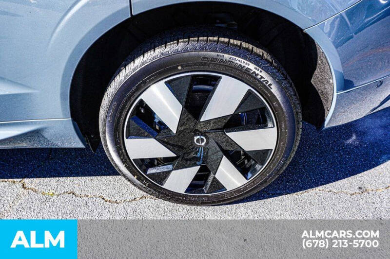 2024 Volvo XC60 Recharge T8 Plus Dark Theme