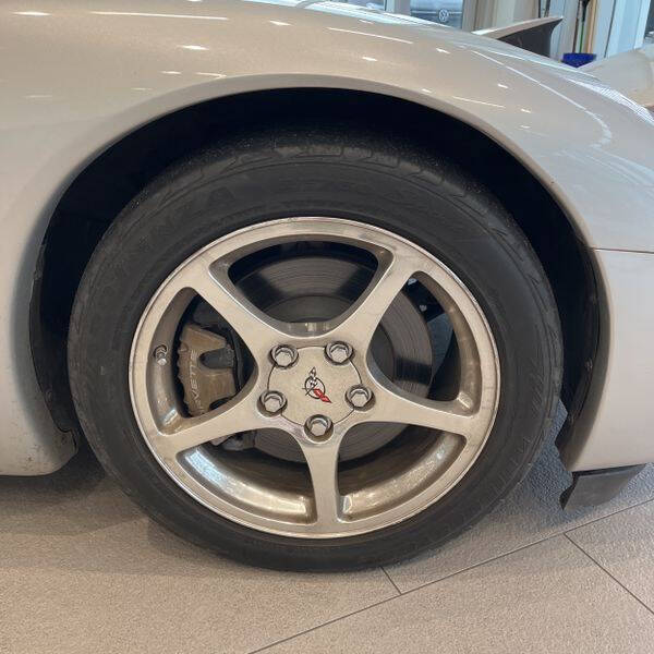2002 Chevrolet Corvette 27