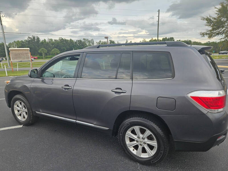2011 Toyota Highlander SE
